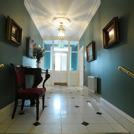 Ashbrook Arms Townhouse And Restaurant Гостевой дом *