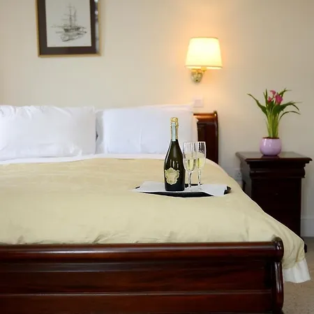 بيت ضيافة Ashbrook Arms Townhouse And Restaurant