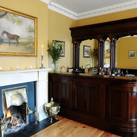 Ashbrook Arms Townhouse And Restaurant *